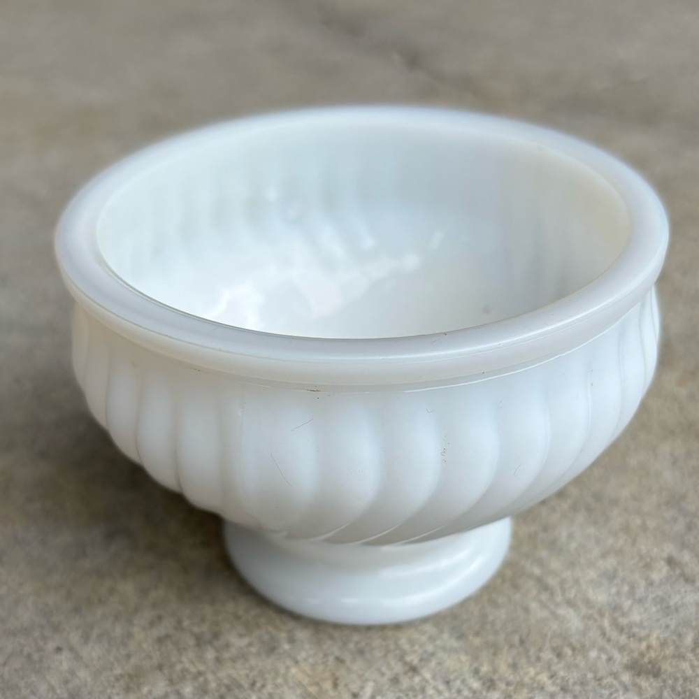 VINTAGE ANTIQUE MILK GLASS FOOTED MASTER SALT